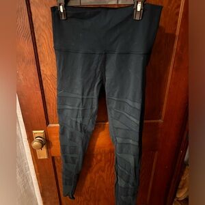 Lululemon mesh size 12 leggings